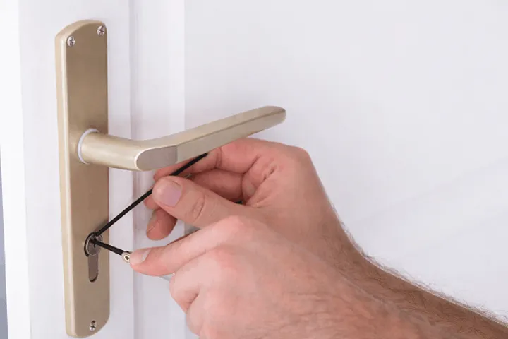 Locksmith at work in Redditch